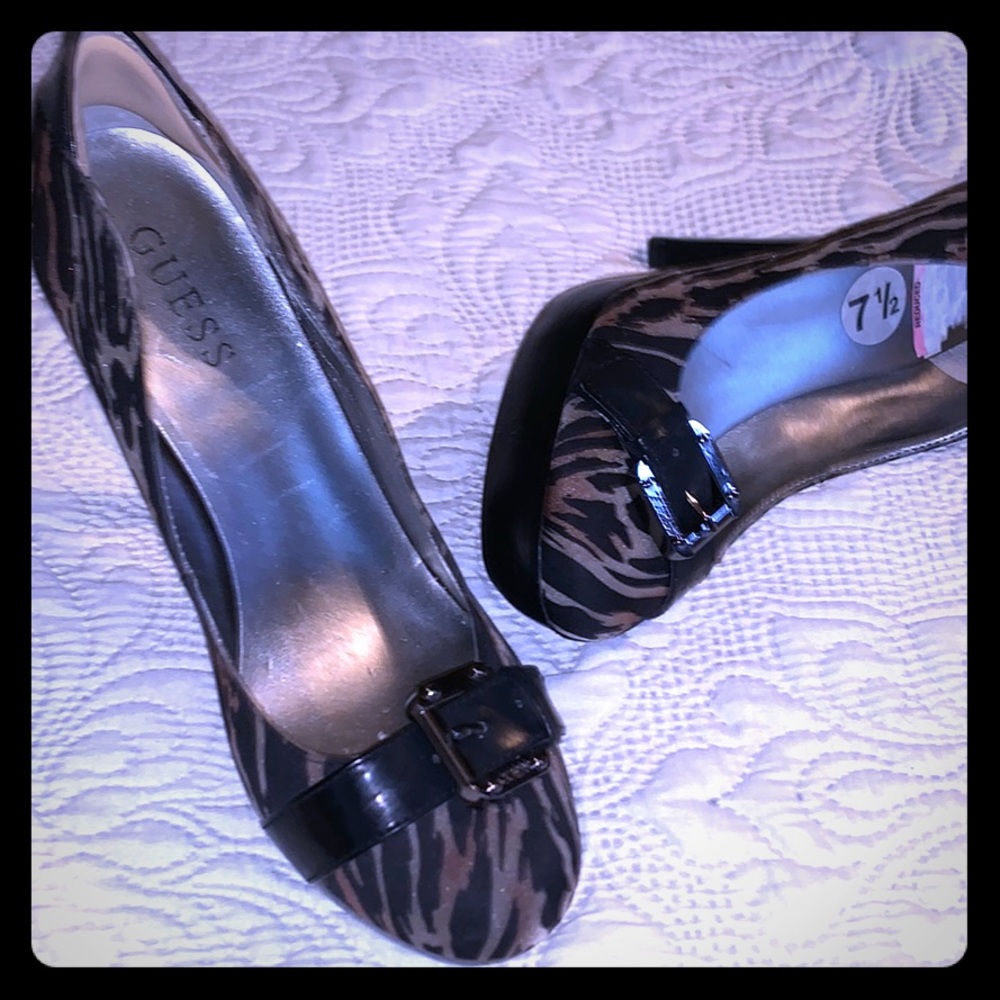 Guess animal print hills size 7.5